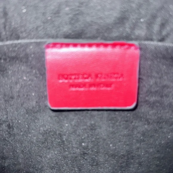 Bottega Veneta Tote Elegant Red Woven Tote Bag Full Zip - Picture 5 of 15